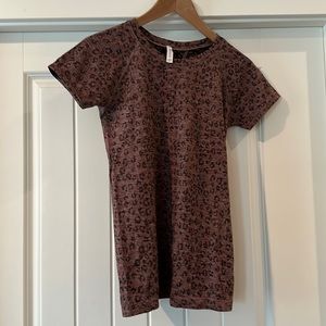 Athleta Momentum Leopard Animal Print Gym Yoga T-Shirt Sz S Brown Raglan Sleeve